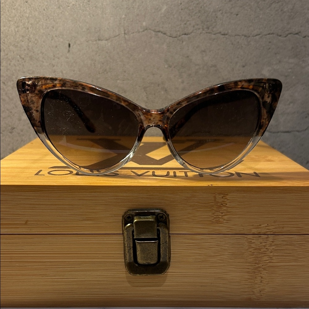 Tortoise Shell Cat-Eye Sunglasses